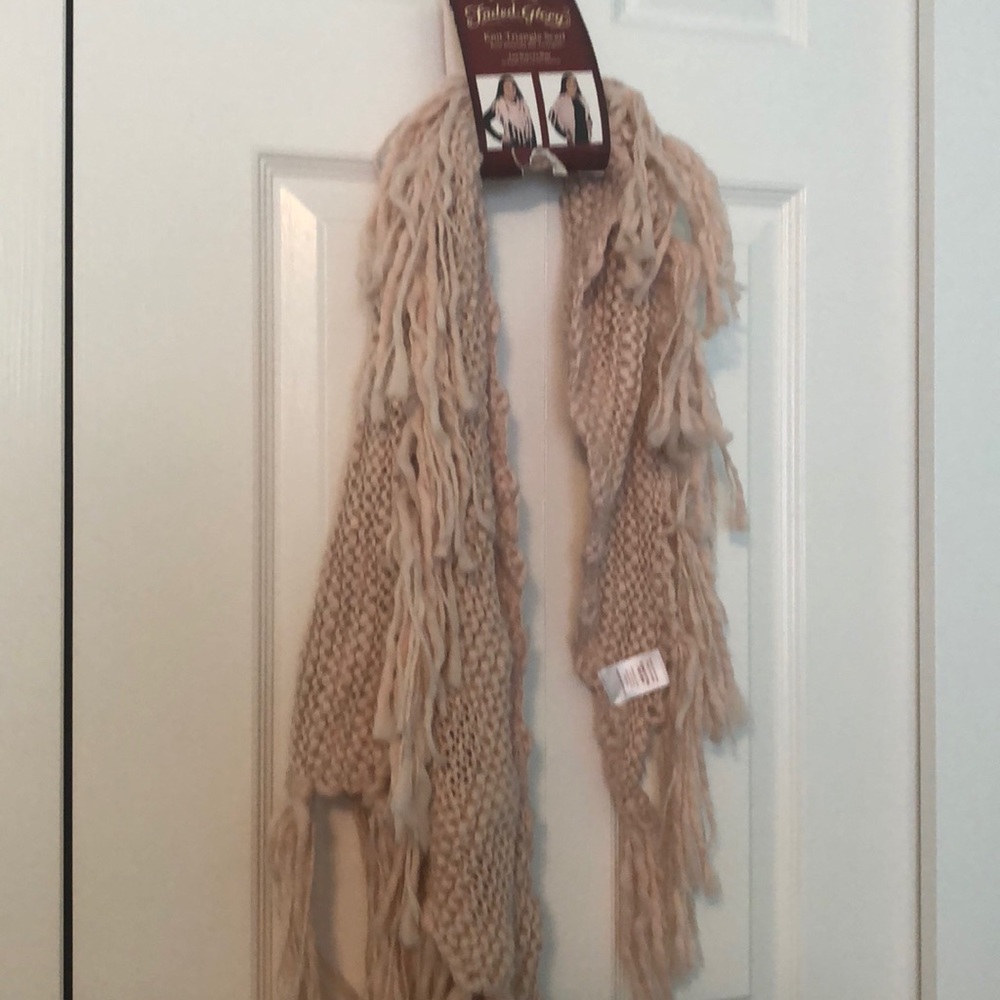 Pink scarf with fringe